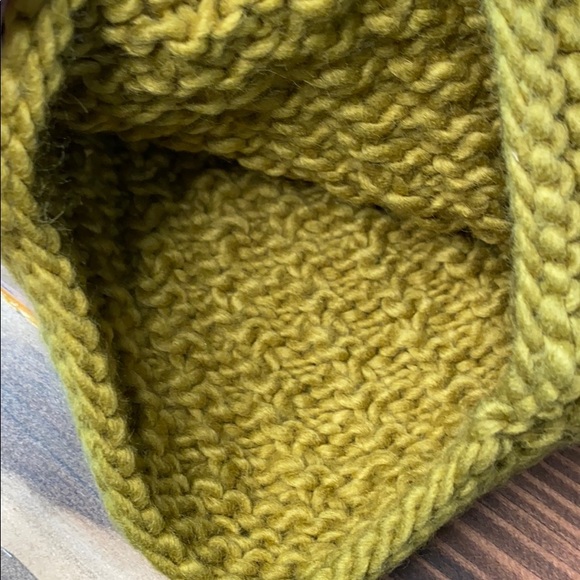 Burton Womens Tan Hand Knit Beanie Winter Snow NWT - Picture 5 of 6